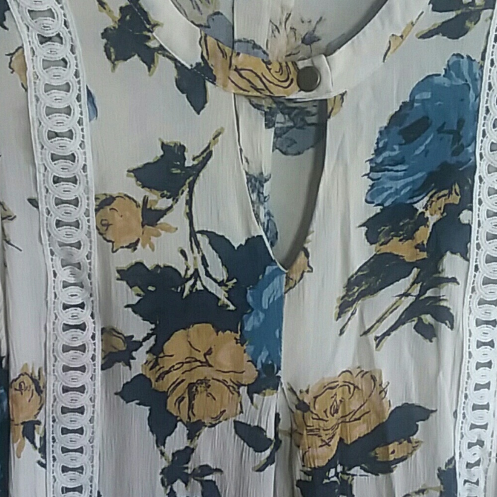 Blu Pepper Tunic Top - Picture 2 of 7